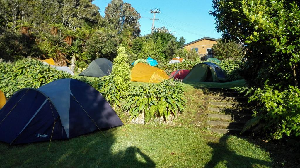 Stewart Island Backpackers Hostel Half-moon Bay Exterior photo