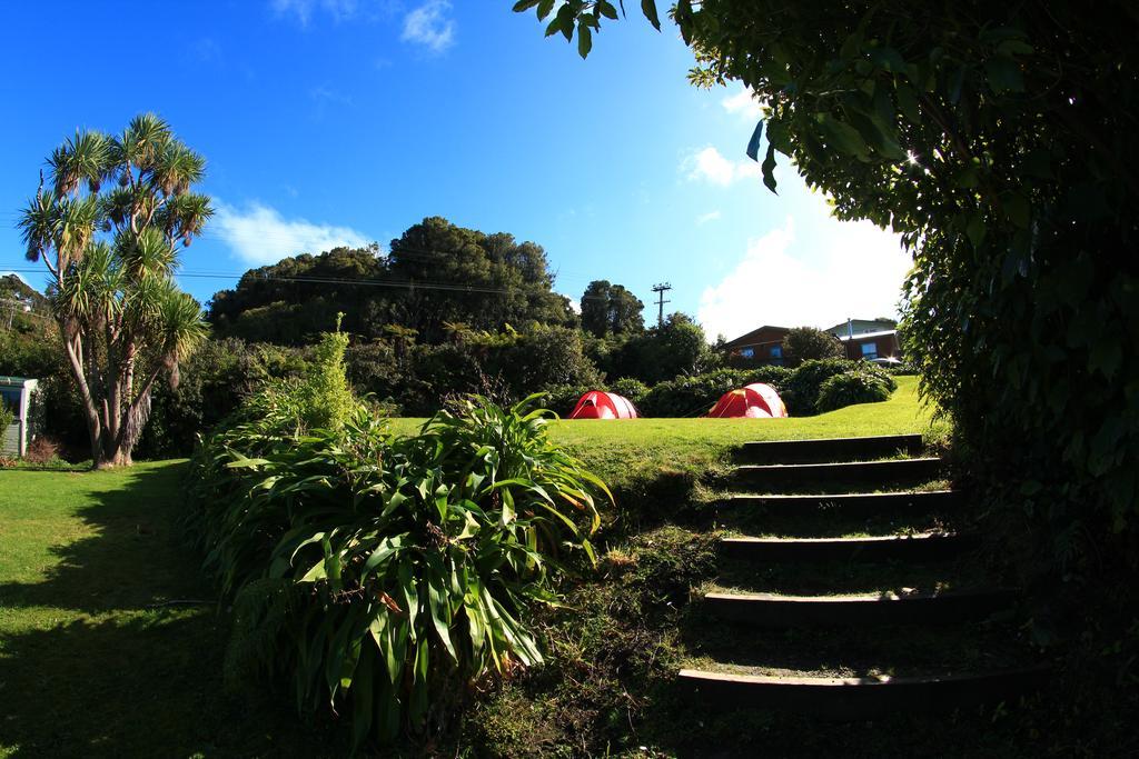 Stewart Island Backpackers Hostel Half-moon Bay Exterior photo