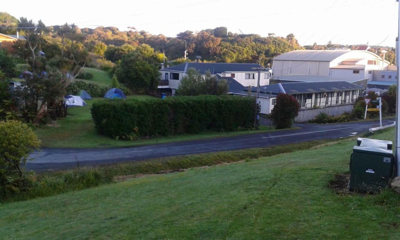 Stewart Island Backpackers Hostel Half-moon Bay Exterior photo
